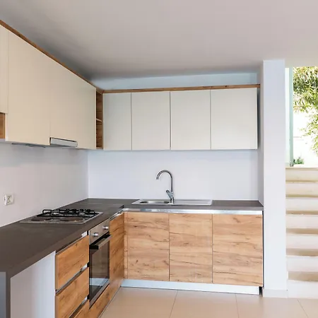 Stone (adults Only) Hotel Qeparo